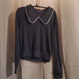 Rabbit Rose sweatshirt  trim collar M  new